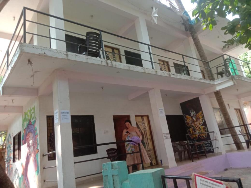 Est Hem Guesthouse Arambol Extérieur photo