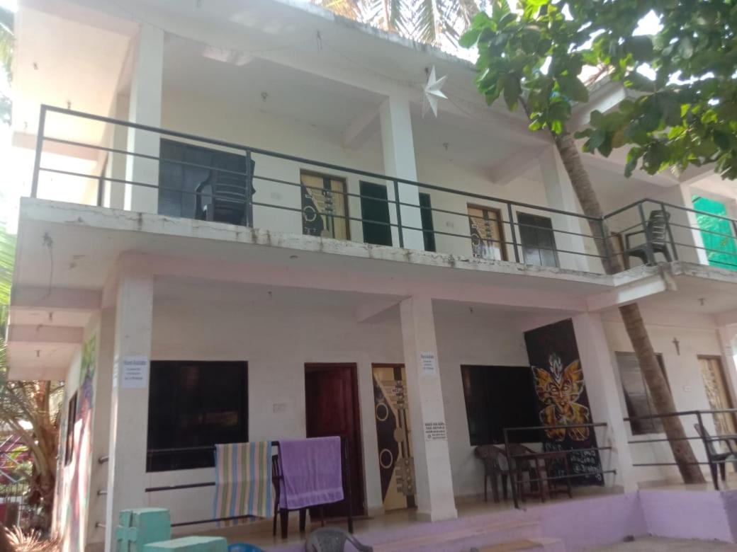 Est Hem Guesthouse Arambol Extérieur photo